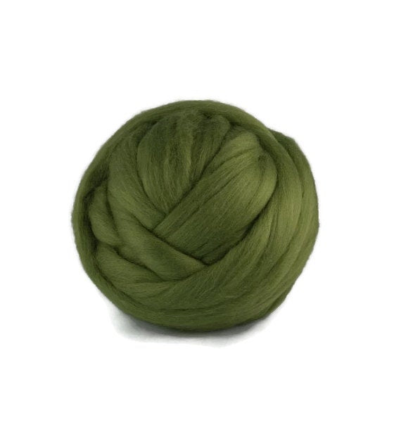 Superfine  wool roving 19 microns ,Colour: Ivy