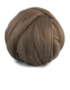 Super-fine wool roving  ,Colour: Beaver