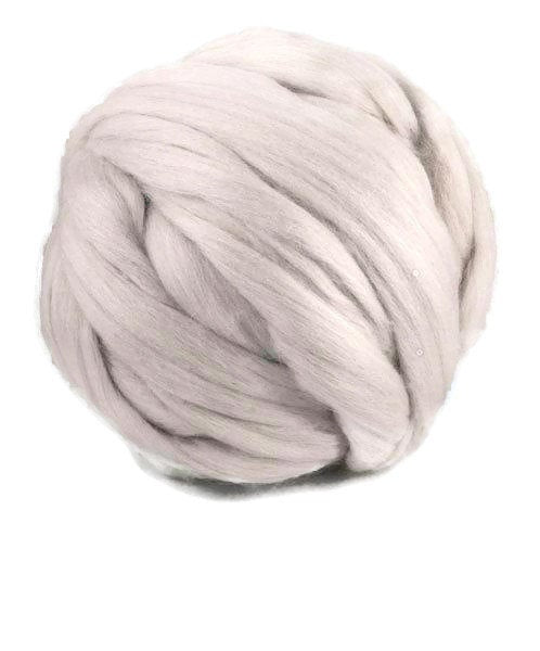 Merino super-fine wool roving ,Color: Cloud